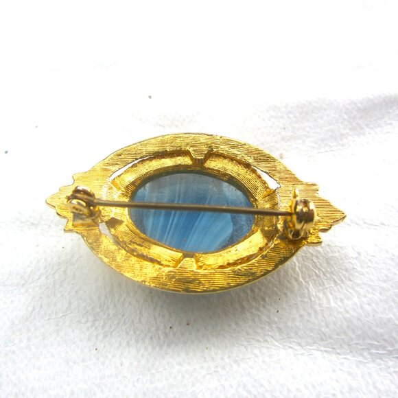 VTG PIN BLUE STRIPED CABACON IN GOLDTONE MOUNT, VERY ELEGANT - Picture 4 of 4